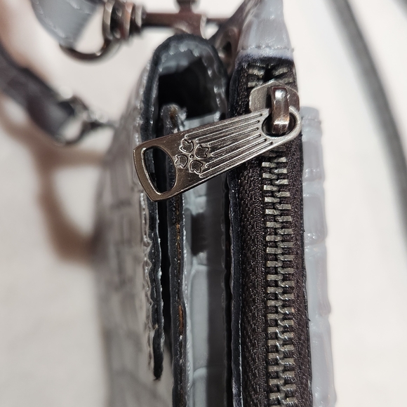 Patricia Nash Chiavella Gray Croc-Embossed Phone/Wallet Crossbody NWOT - Picture 9 of 10